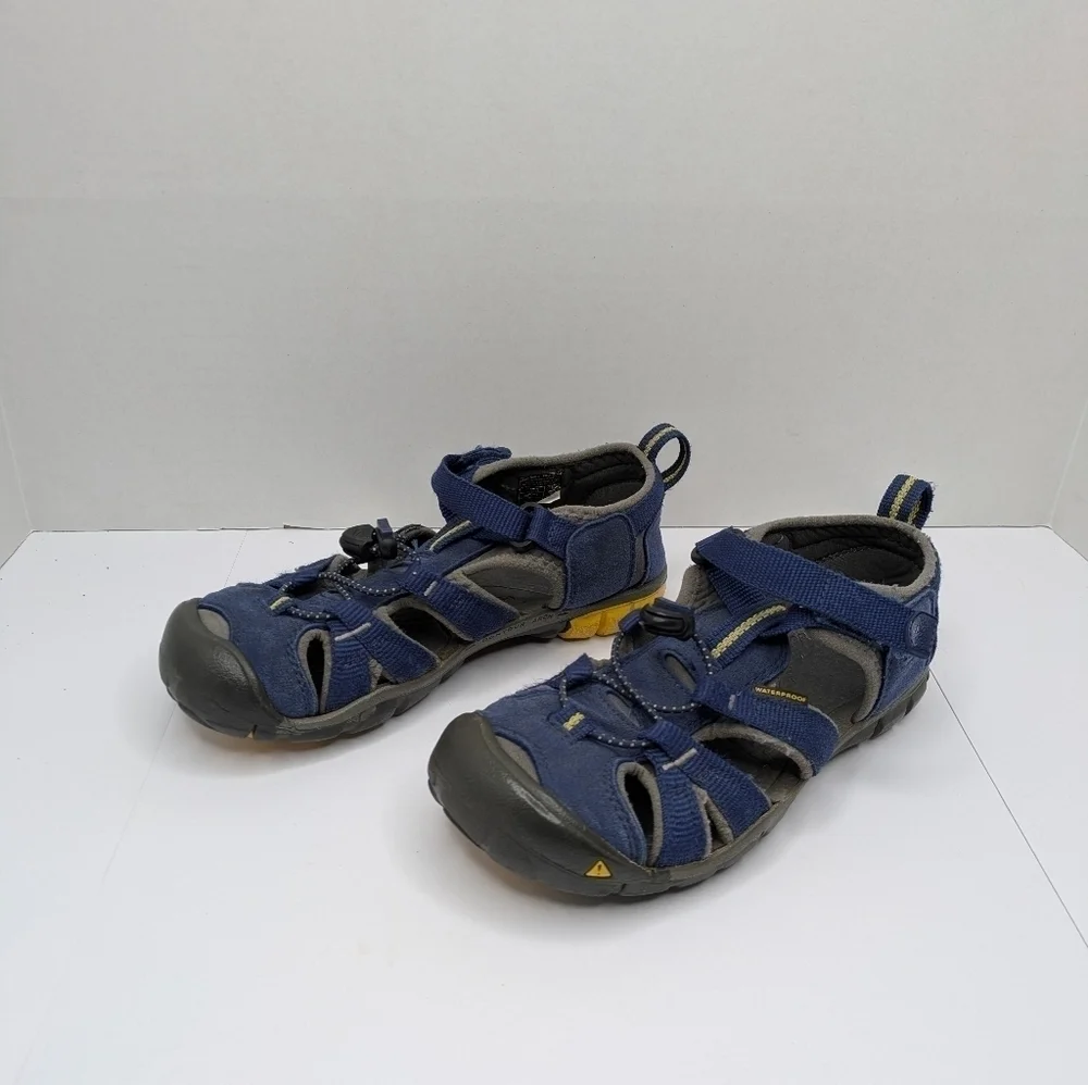 Keen Blue Sandal Water Shoes 2Y Youth